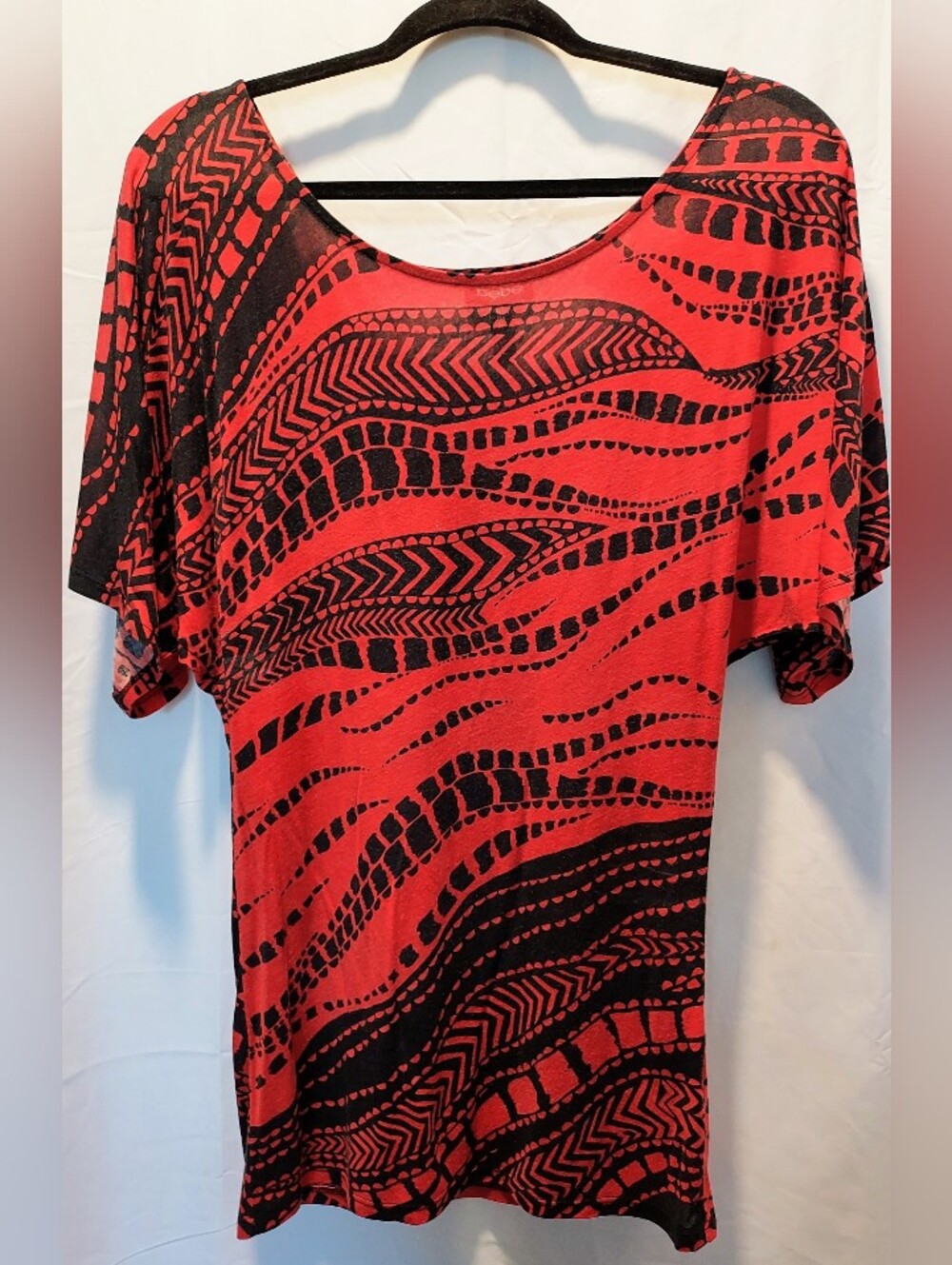 bebe Red & Black Scoop-Neck Short Sleeve Top